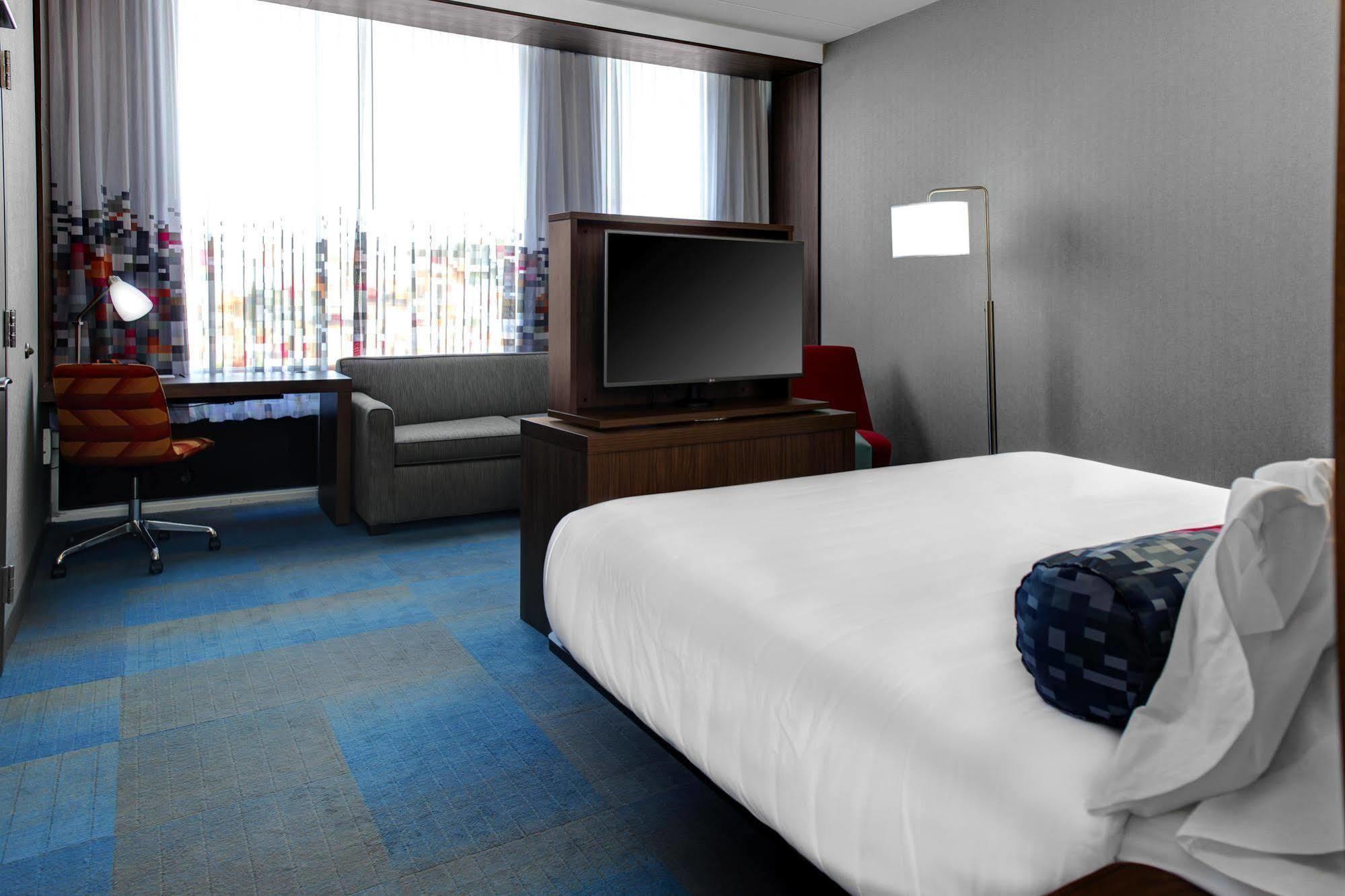 Aloft Durham Downtown Hotel Exterior photo
